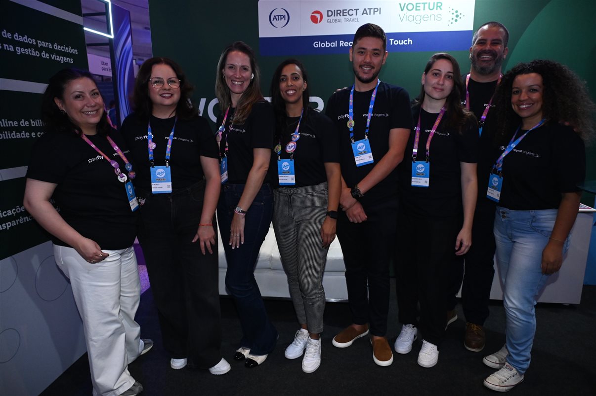 Carolina Gaete, Aline Melo, Tatiana Reis, Fabiana Carvalho, Fabio Gava, Alessandra Sitta, Denis Neves e Flavia Galdino, da Voetur