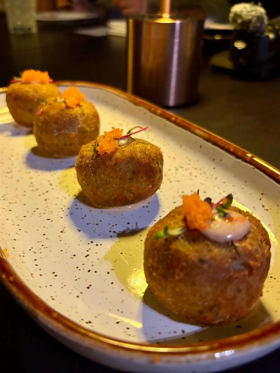 Bolinhos de bacalhau, uma das entradas do menu do chef portugu&ecirc;s Olivier da Costa