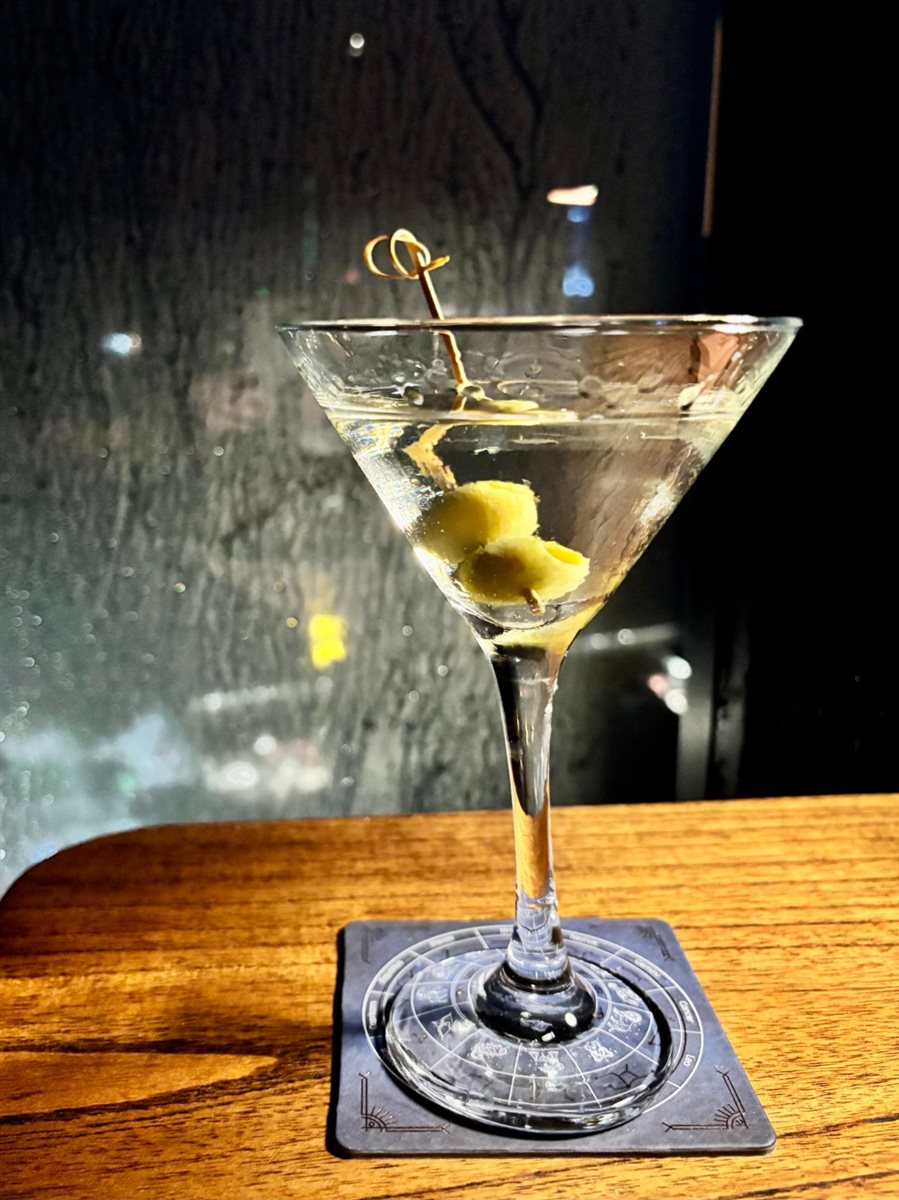 Dry martini, outro drinque cl&aacute;ssico na carta do restaurante
