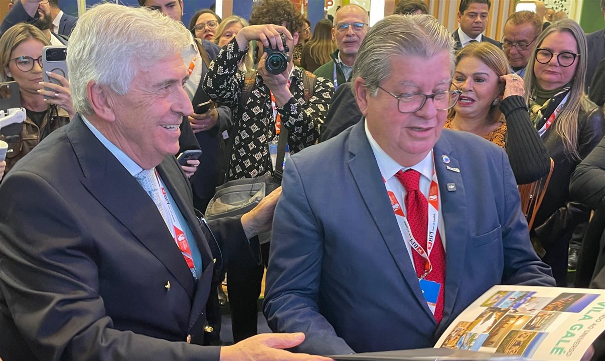 Dr. Jorge Rebelo de Almeida, fundador e presidente da Vila Galé, e João Azevêdo Lins, governador da Paraíba, durante a BTL