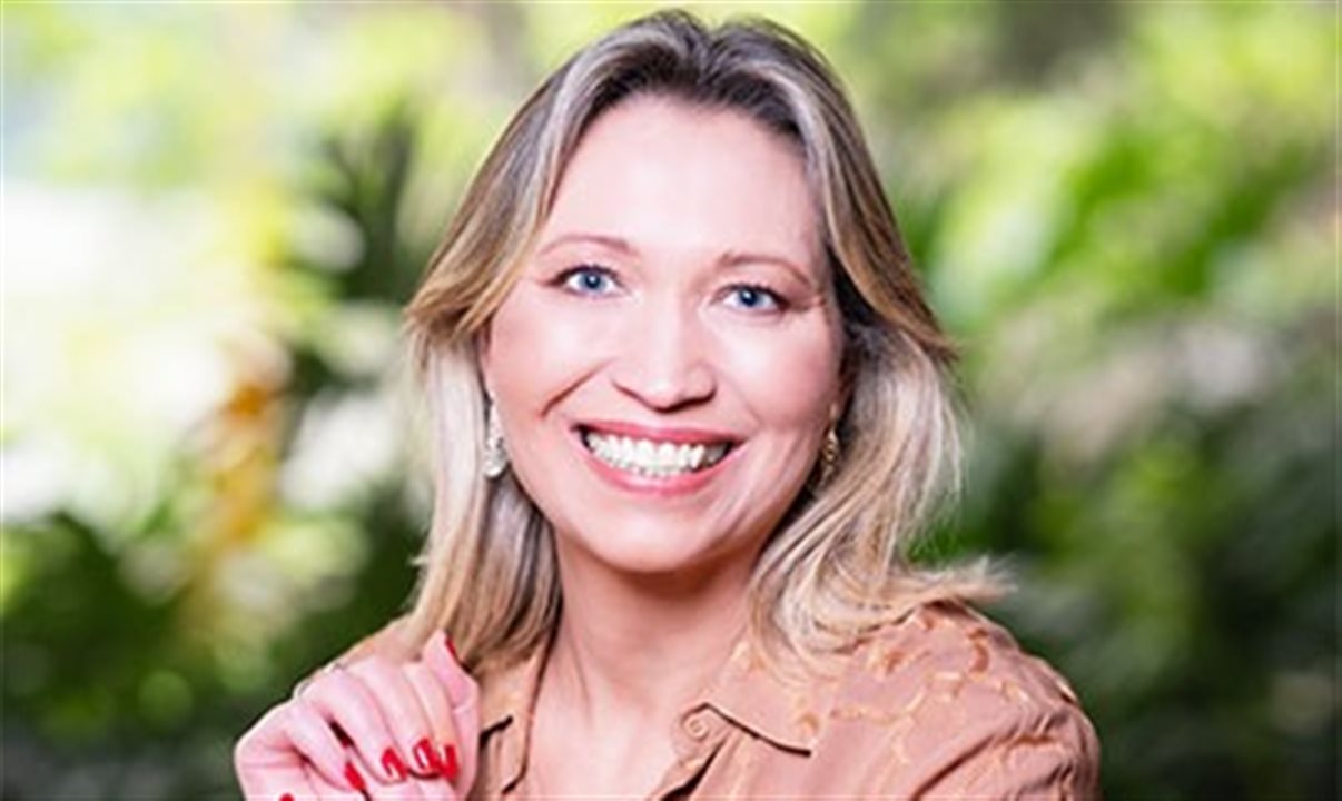 Elizandra Demczyszyn retorna ao hotel após uma carreira consolidada no setor