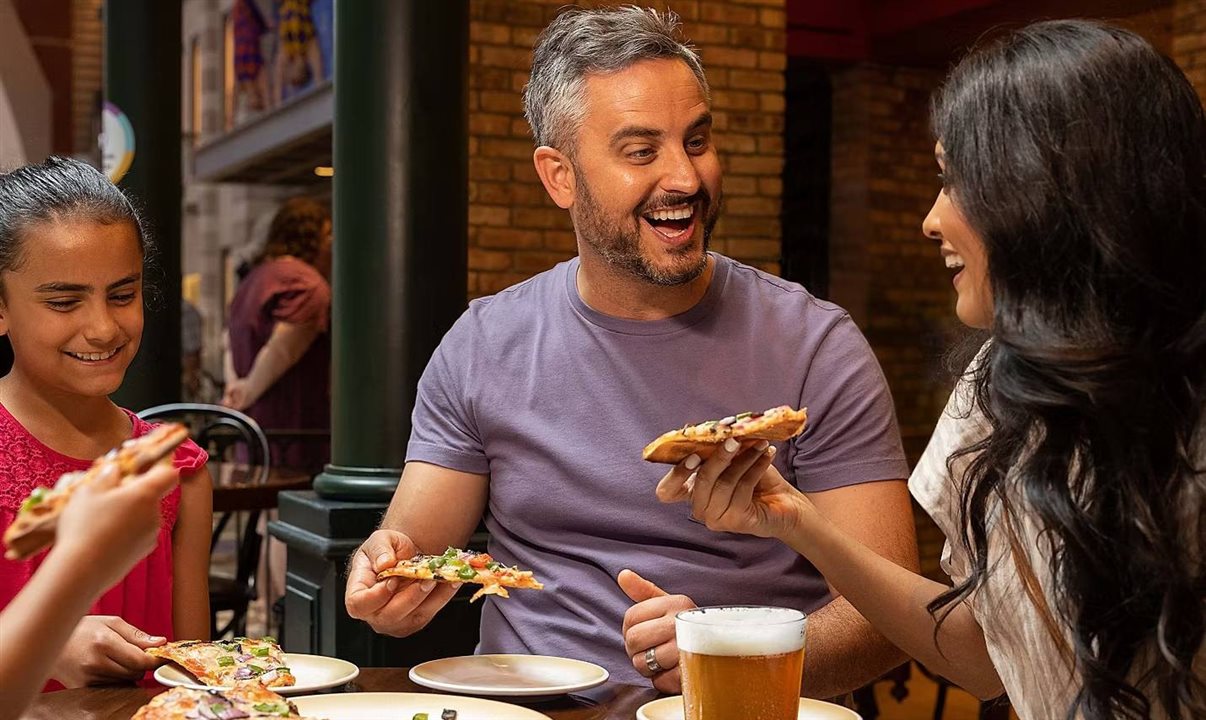 Sorrento's funciona 24 horas para matar sua vontade de pizza a qualquer momento