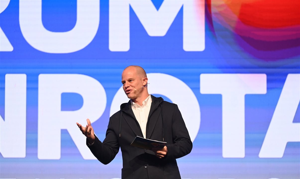 José Guilherme Alcorta, CEO da PANROTAS, na abertura do Fórum PANROTAS 2026