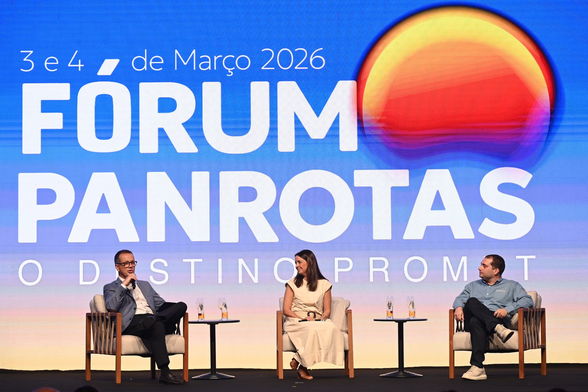 Ricardo Oliveira, da Delta, Aline Mafra, da Latam, e Pedro Menezes, da PANROTAS