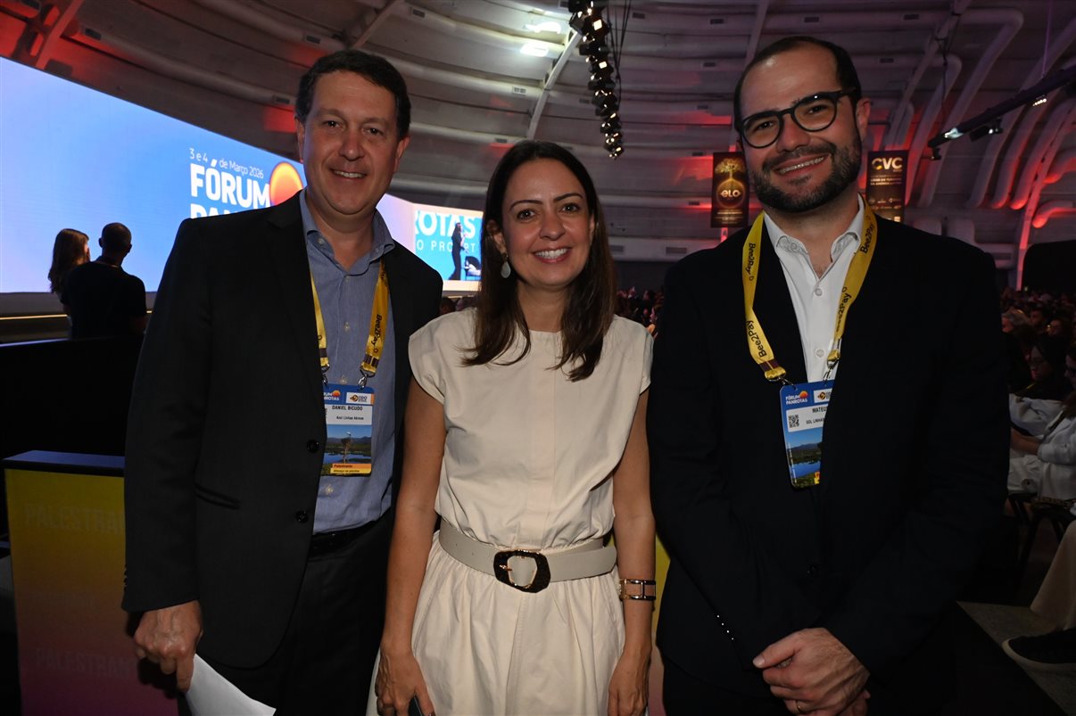 Diretamente do painel de companhias aéreas: Daniel Bicudo, da Azul, Aline Mafra, da Latam, e Mateus Pongeluppi, da Gol