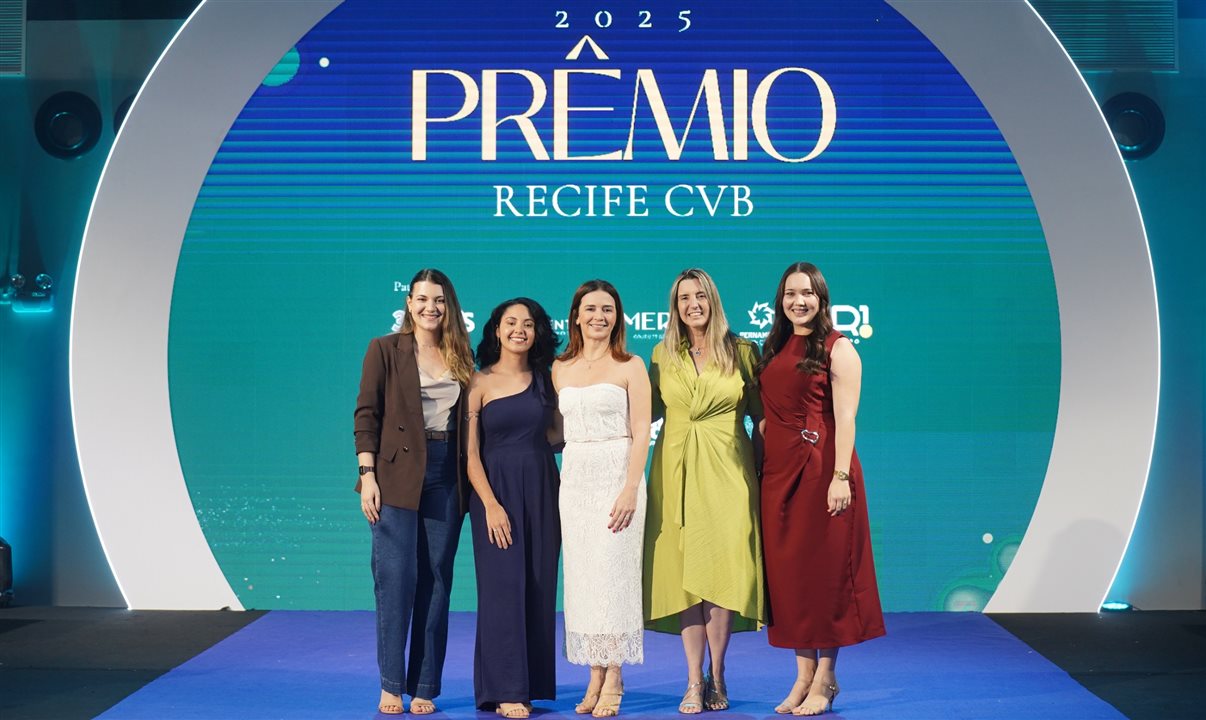 Rayane Barbosa, Laila Gotardo, Carolina Oliveira, Juliana Britto e Hellen Lopes, do Recife CVB