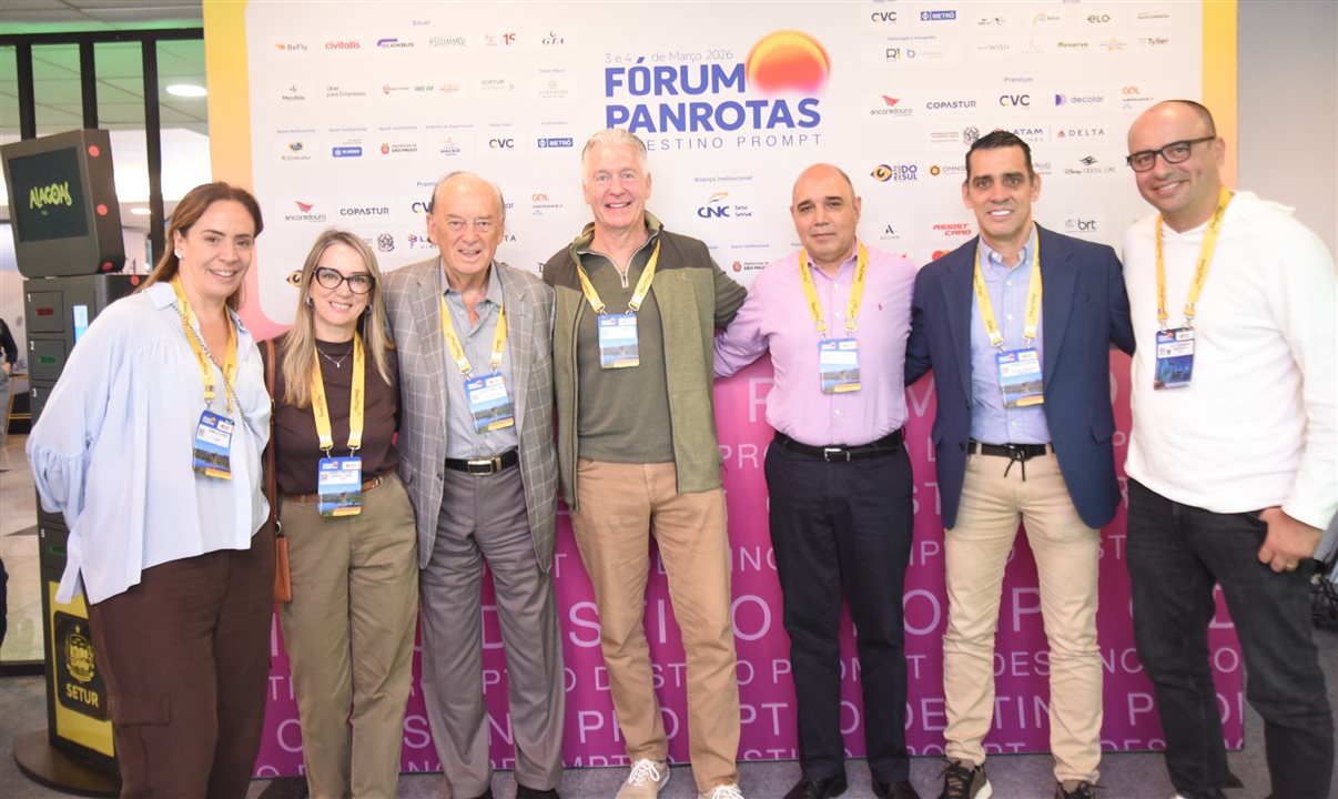 Danielle Ayres e Débora Zanovelli, do Sabre, Marcos Arbaitman, do Grupo Arbaitman, Jay Jones e Claudio Cortes, do Sabre, Siderley Santos, do Grupo Arbaitman, e Luiz Mordenti, do Sabre