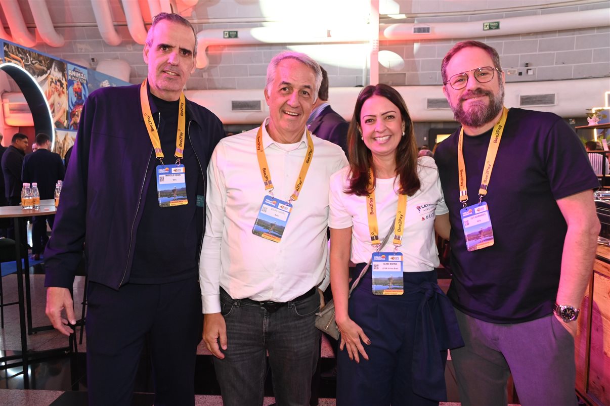 Aline Mafra, da Latam, entre Marcelo Cohen, Sylvio Ferraz e Luti Guimarães, da BeFly