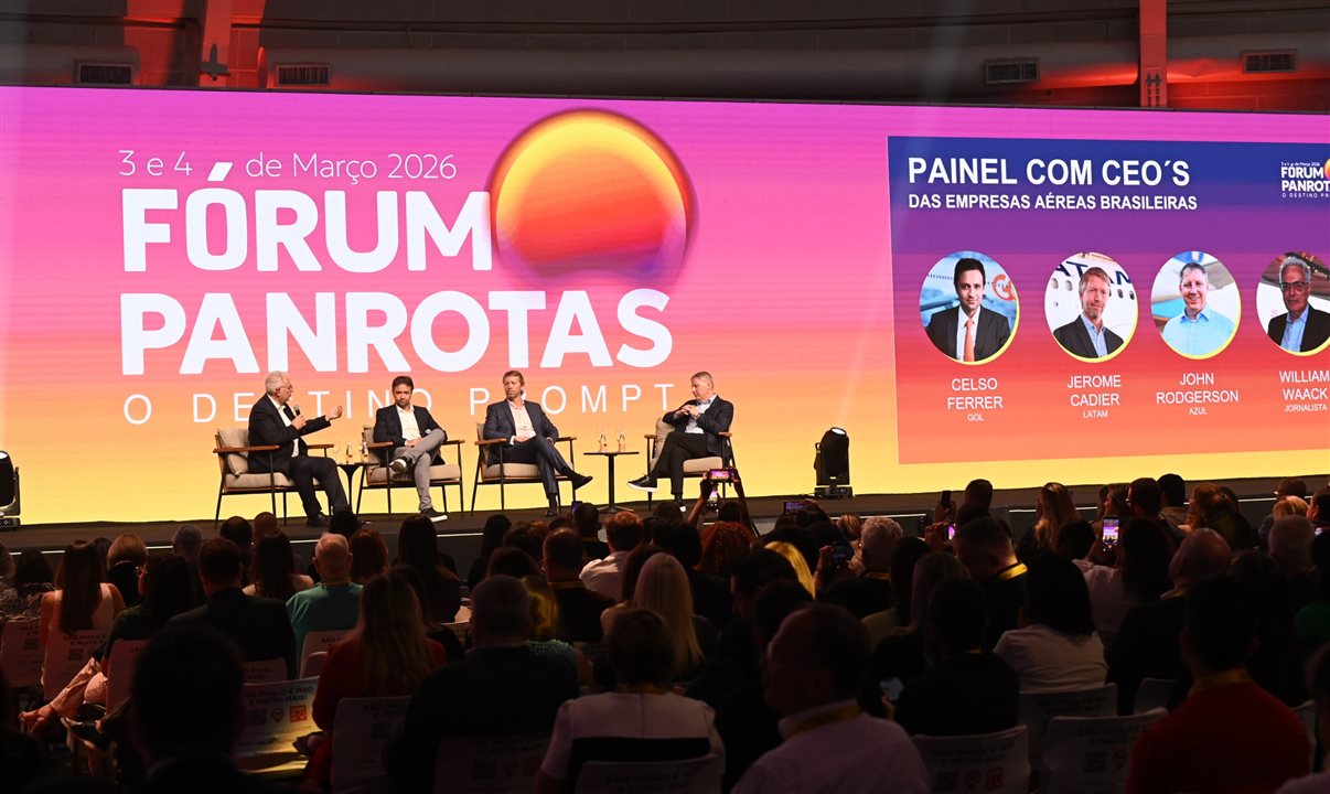 Painel dos CEOs das compahias aéreas brasileiras no Fórum PANROTAS 2026