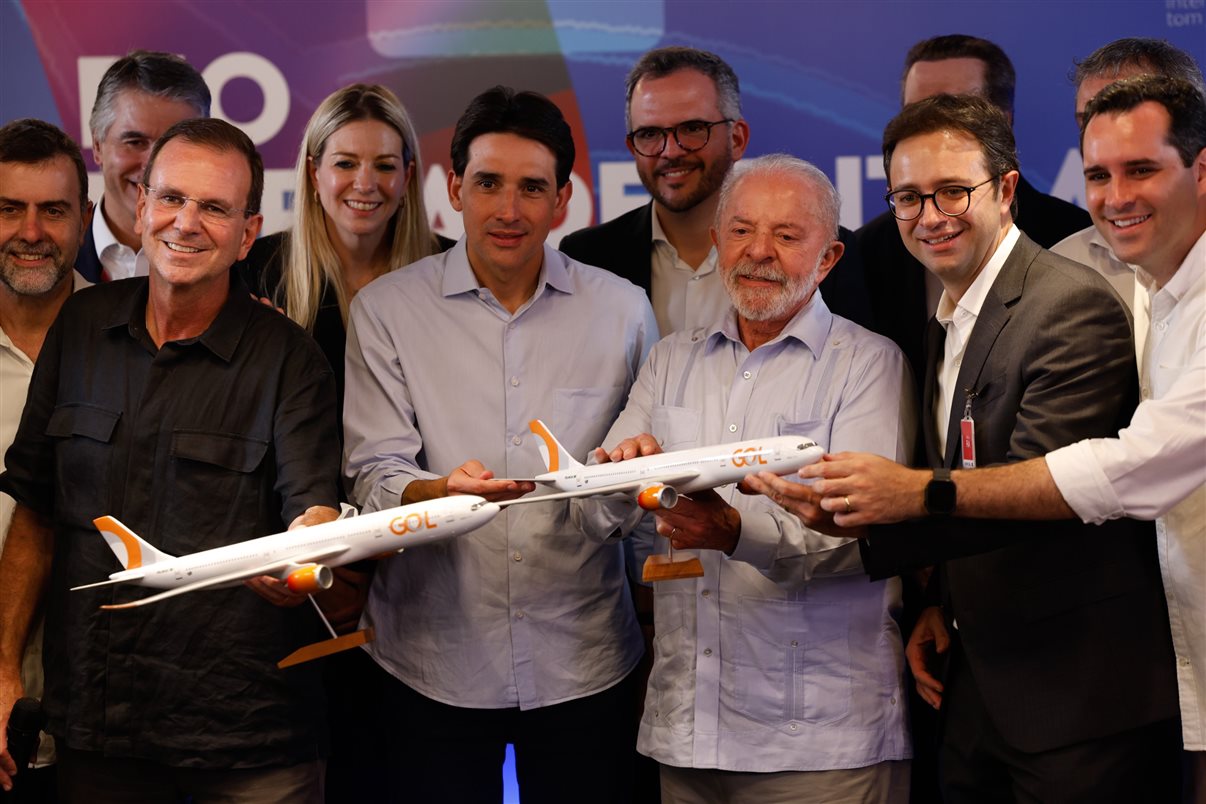 Eduardo Paes, ministro Silvio Costa Filho, Lula e Celso Ferrer