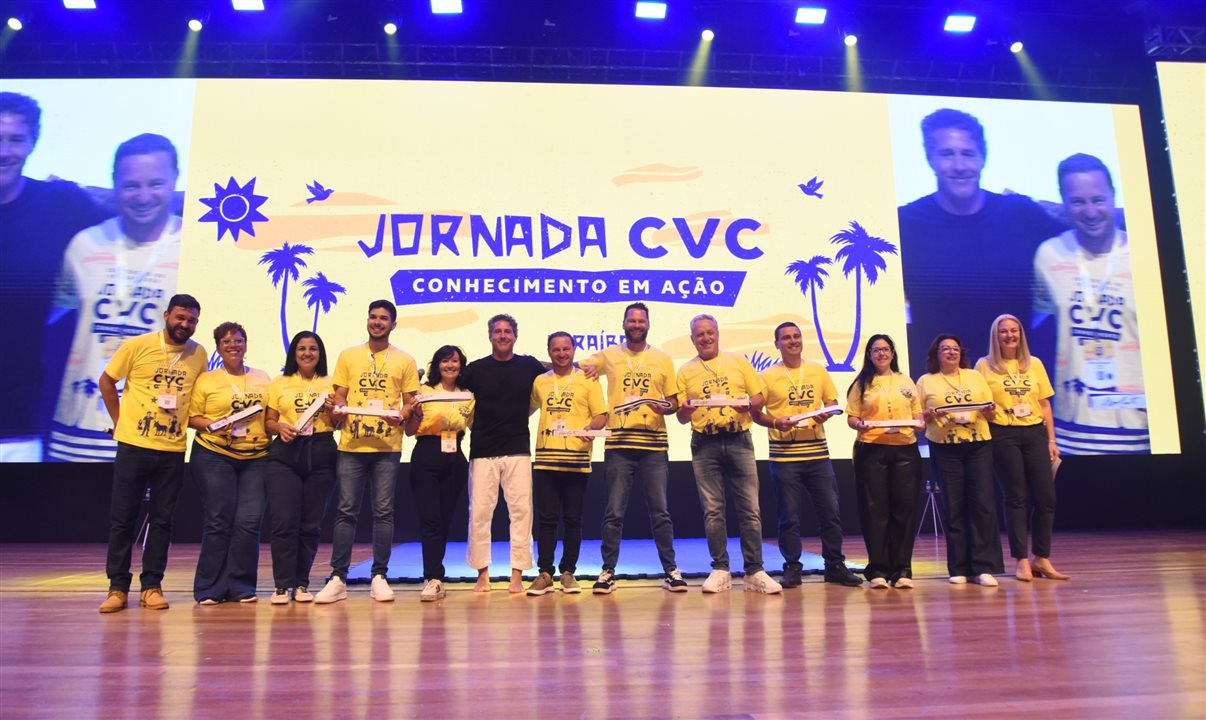 No final da palestra de Flávio Canto, a CVC destacou alguns franqueados por sua evolução, são os agentes 