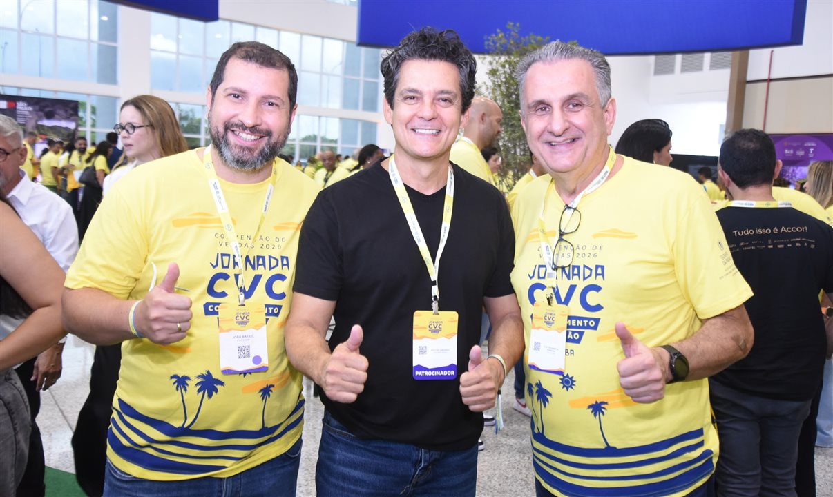 Eduy Azevejo, do Viaje Paraná, entre João Rafael e Claiton Armelin, da CVC Corp