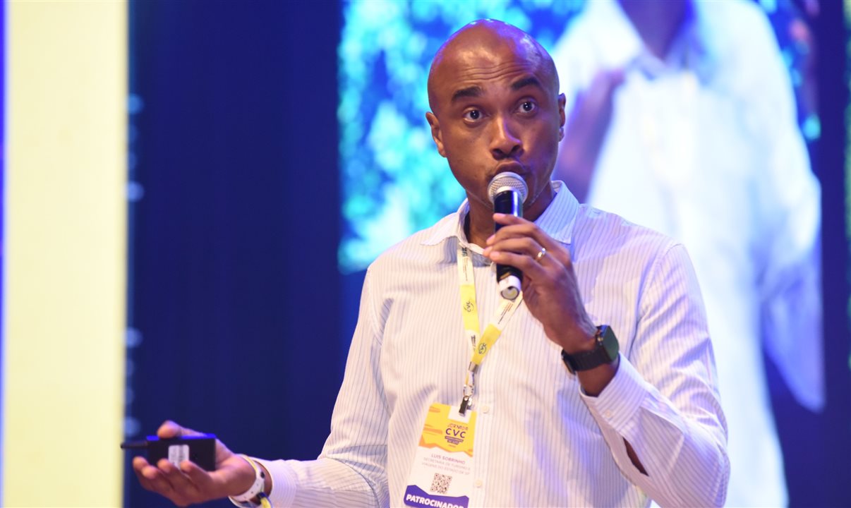 Luís Sobrinho, da Setur-SP, no palco da Convenção de Vendas CVC 2026