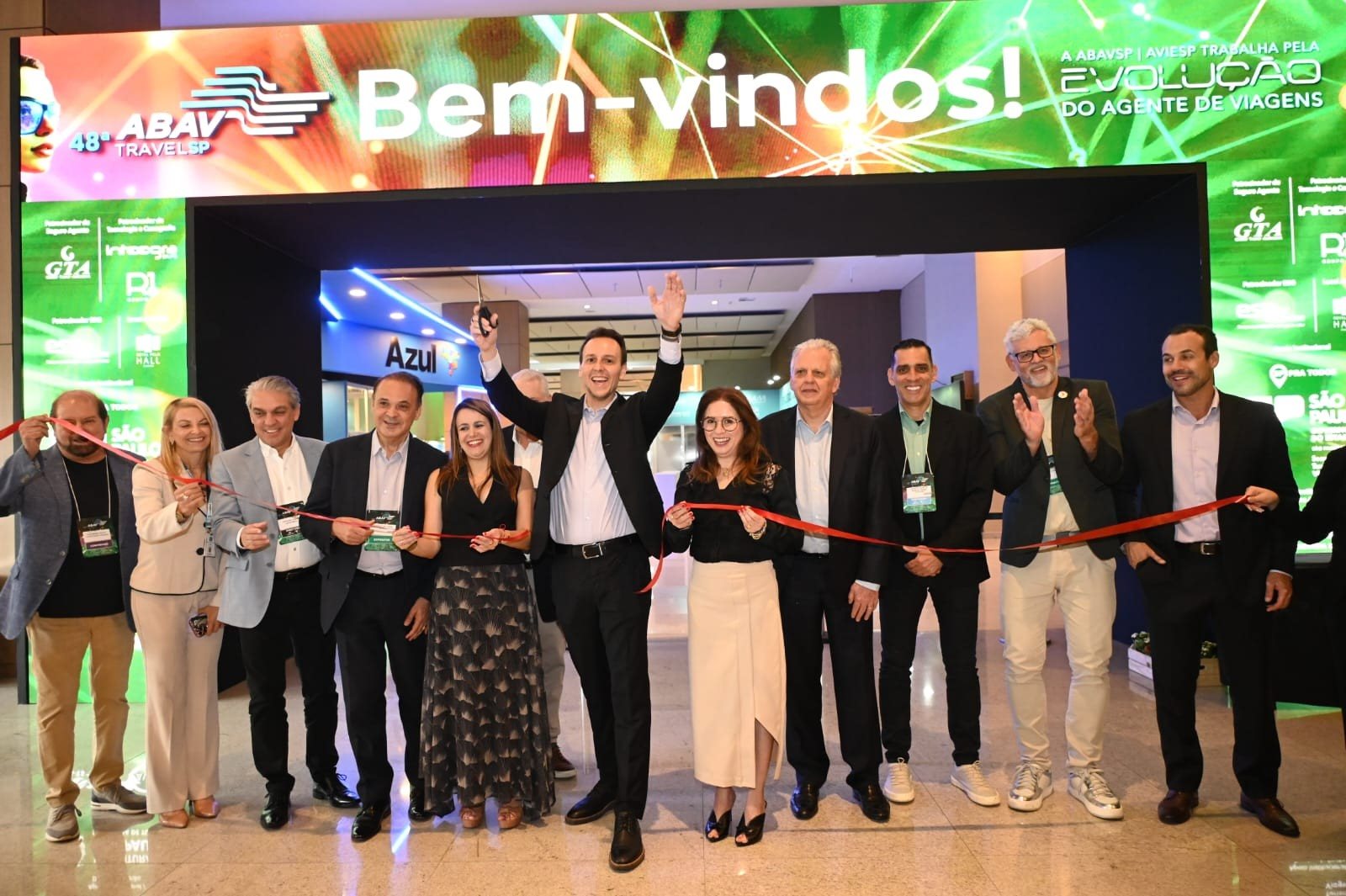 Corte da fita inaugura a 48ª edição da Abav Travel SP