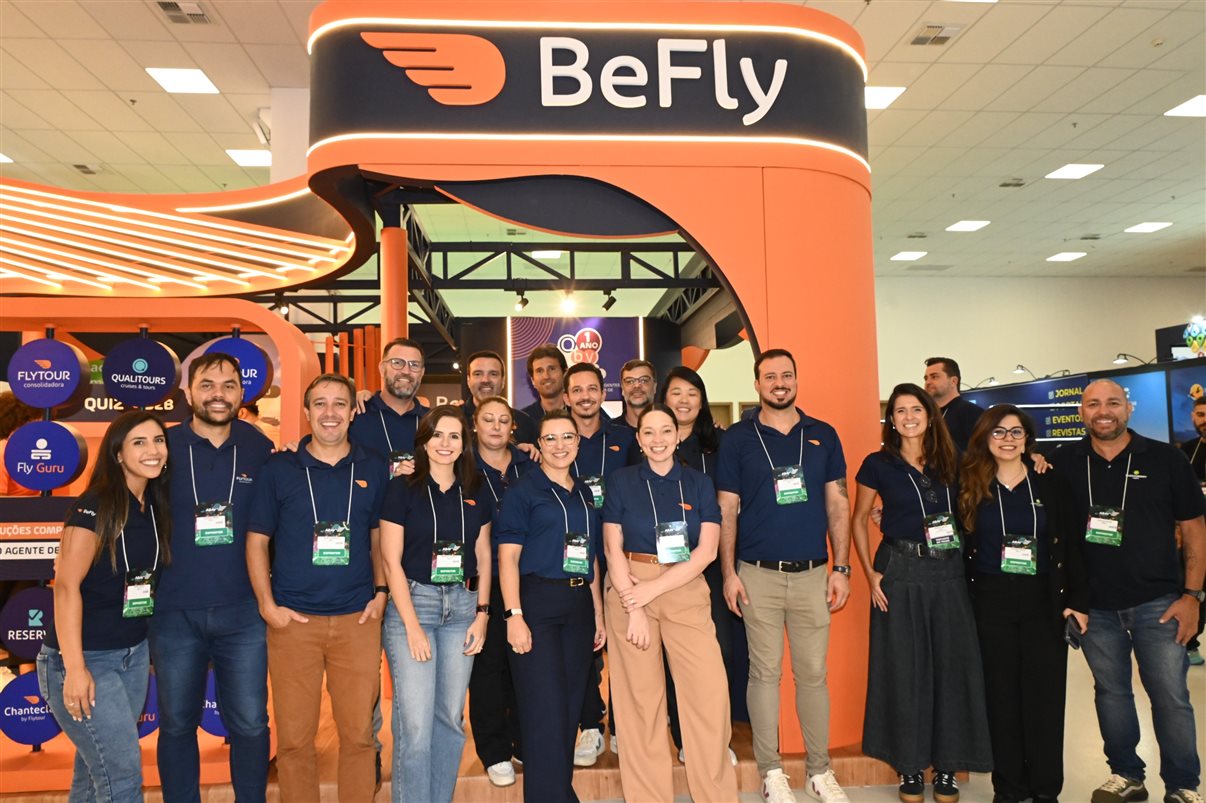Parte do time BeFly na Abav TravelSP 2026