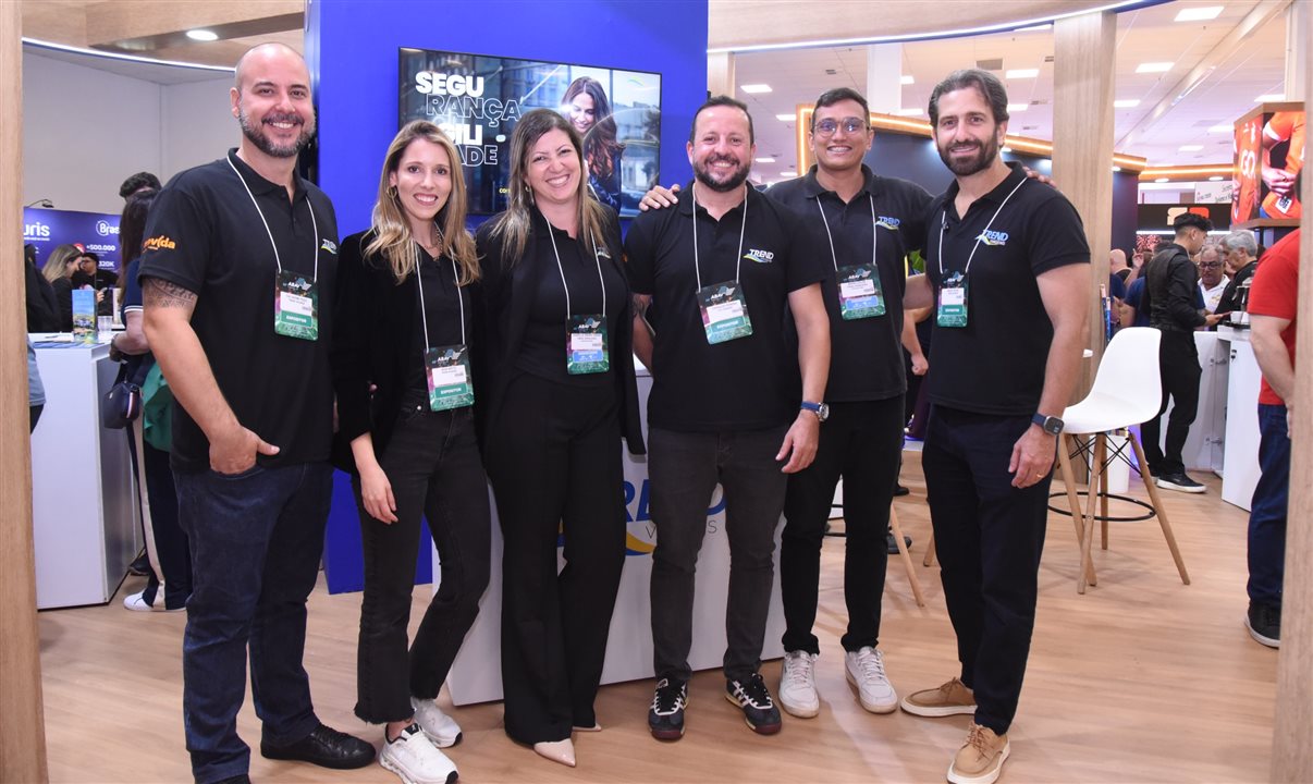 Guilherme Pizzo, Noah Britto, Danielle Canha, Everaldo Pereira, Breno Golob e Bruno Heleno, da Trend, na Abav TravelSP 2026