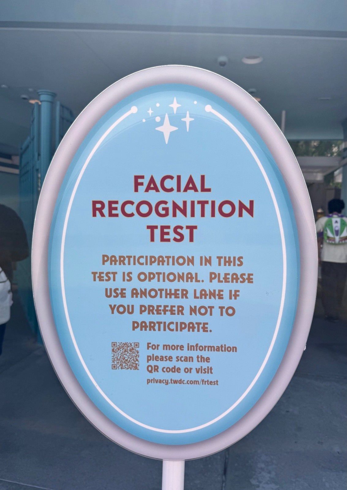 Placa encontrada no parque nesta semana