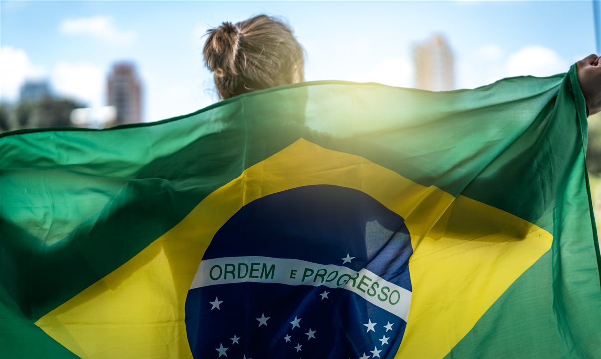 Um levantamento da Decolar aponta um aumento de 101% nas buscas pelos países-sede em relação a 2025 e de 97% na comparação com 2024