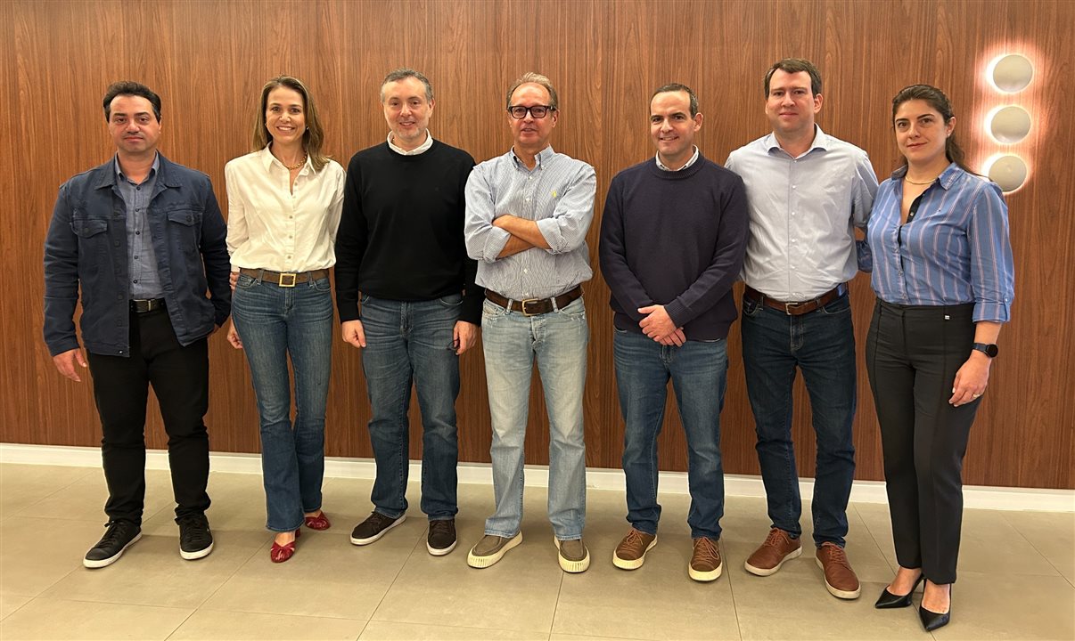 Fernando Morais, Flavia Buiati, Guilherme Martini, Eduardo Giestas, Ricardo Bluvol, Mark Campbell e Juliana Pinheiro, do Comitê Executivo da Atlantica