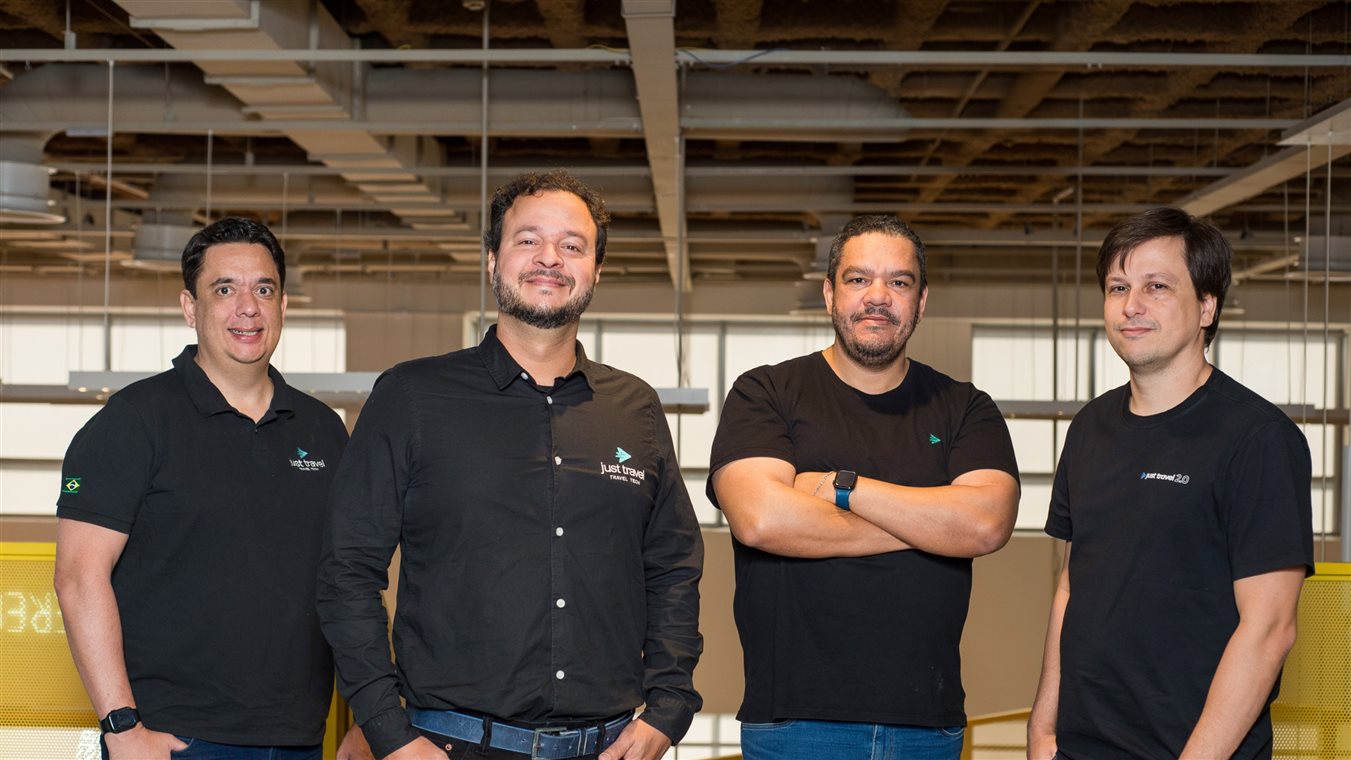 Diego Rydz (CMO), Jo&atilde;o Nou (CEO), F&aacute;bio Barreto (CTO), e Danilo Sampaio (CFO)