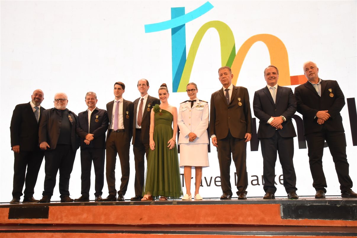 Michael Nagy, do Roxy Dinner Show, Ricardo Amaral, Ricardo Piquet, do Museu do Amanhã, Heito Kadri, da ONU Turismo, Marcos Tognato, da Gol, Mônica Medeiros, do Turismall, Andréia de Fátima, Alexandre Sampaio, da CNC, Ramiro Fidalgo, da Setur-RJ, e Bruno Mattos, da SMTur Rio