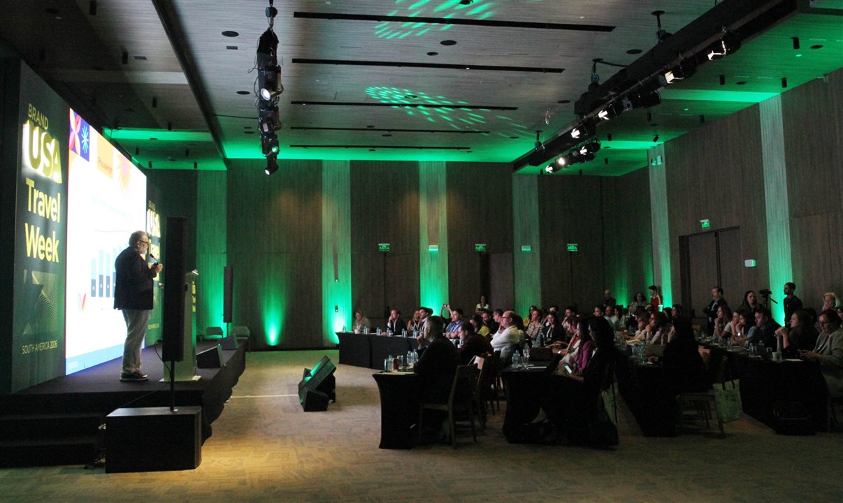 Artur Luiz Andrade, CCO da PANROTAS, apresentou dados exclusivos aos delegados