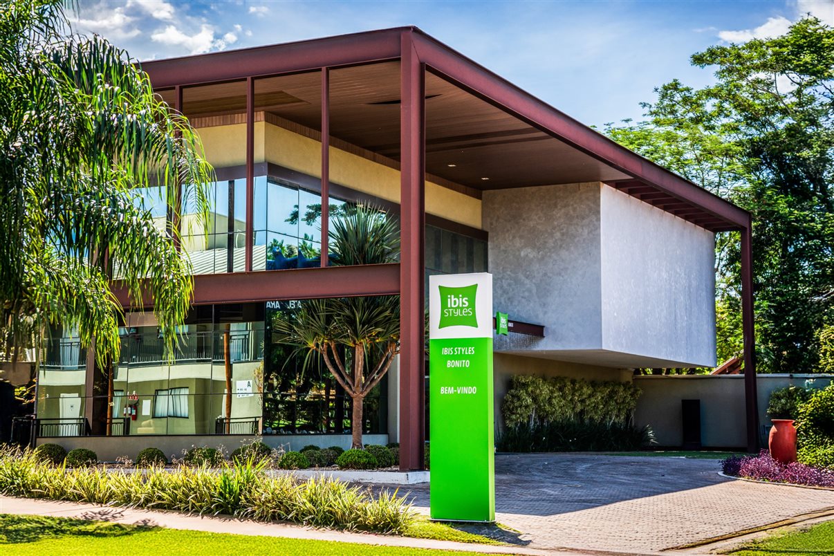 Fachada do ibis Styles Bonito