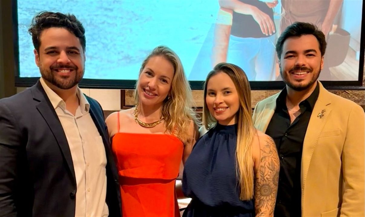 Mariana Peres, da Crystal Cruises, entre Marcus Motta, Danielle Santos e Mario Nogueira, da Alheta