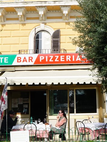 Um dos restaurantes locais de Civitavecchia