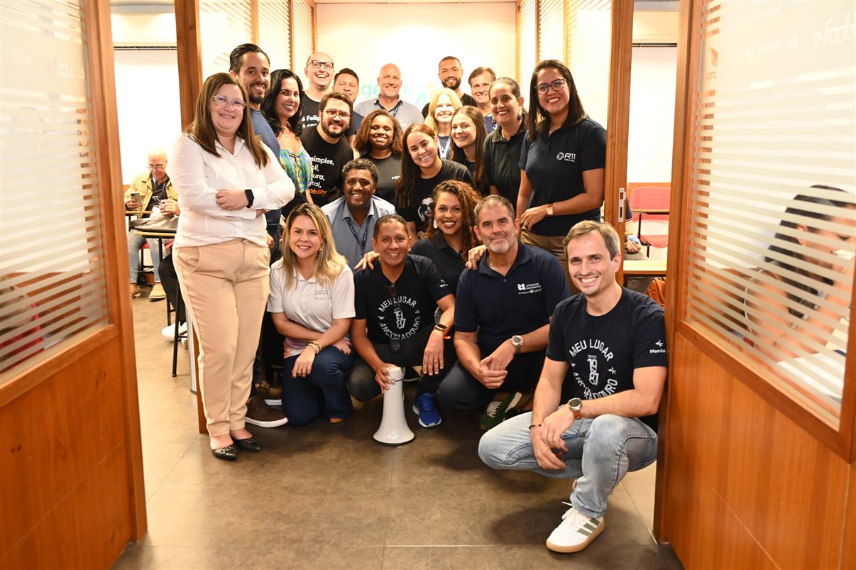 Fornecedores parceiros capacitam agentes nesta quarta-feira (18), apresentando novidades de seus produtos