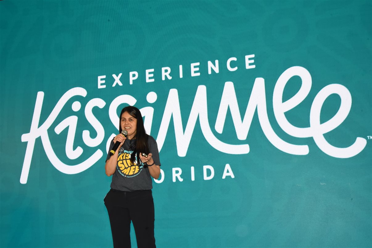 Alessandra Ueno, gerente de Vendas do Experience Kissimmee