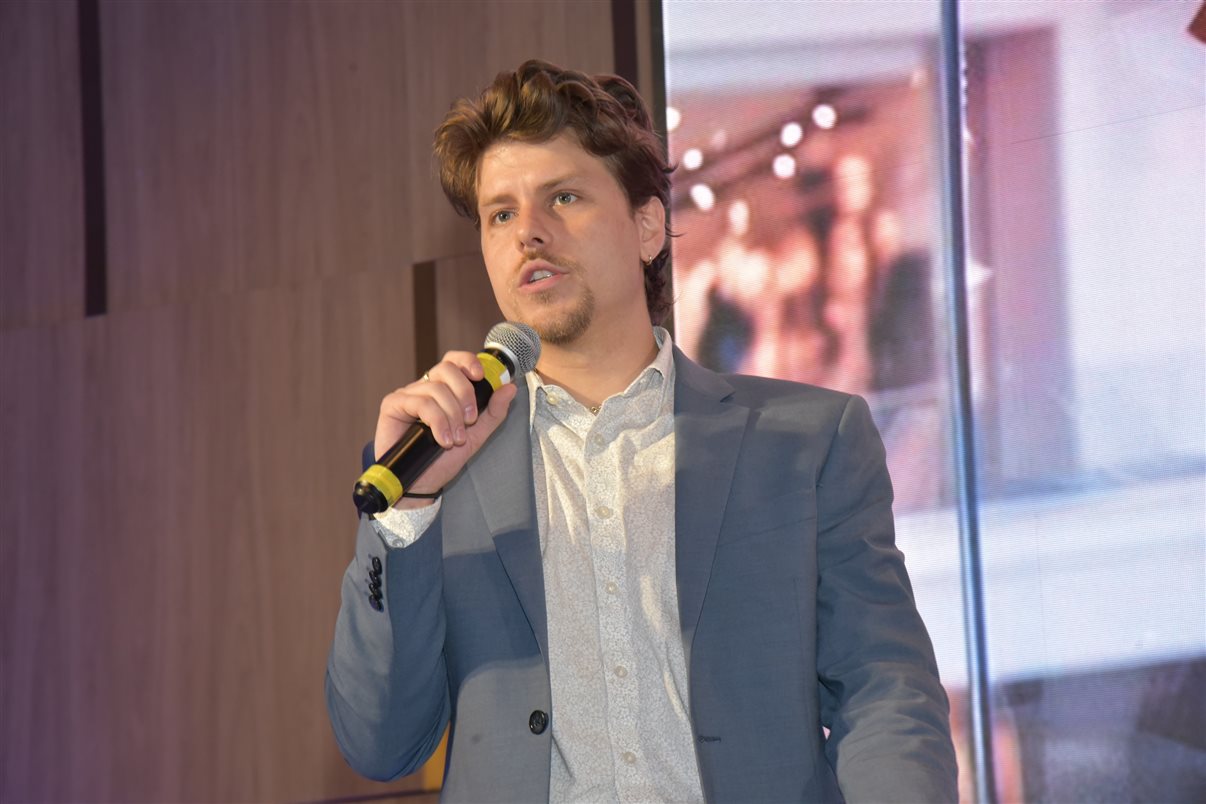 Ryan O’Connell, do American Dream