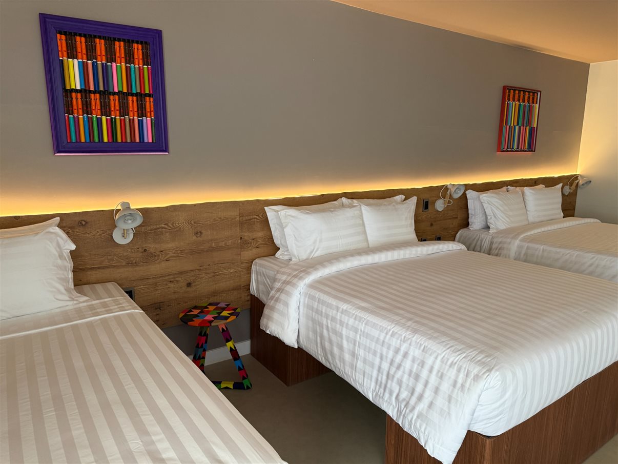 Quartos amplos para até cinco pessoas no Tauá João Pessoa