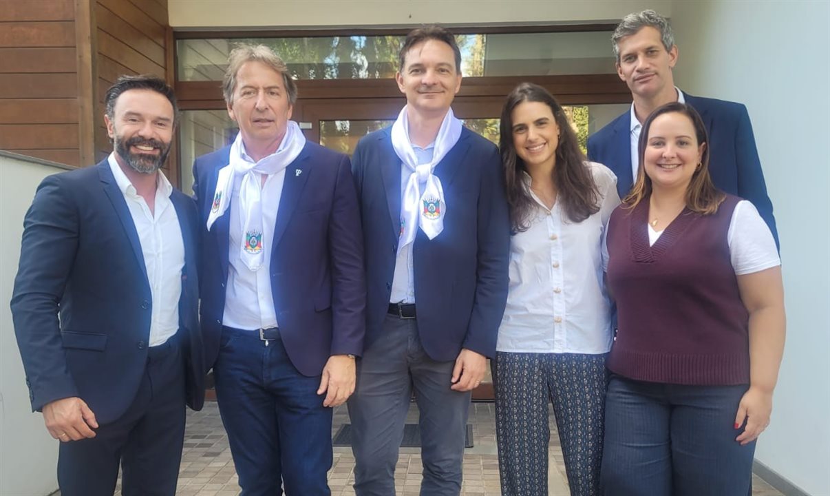 Rodolfo Vieira, Janyck Daudet, Stéphane Maquaire, Ana Carolina Mello, Thomas Bally e Joana Carvalho, todos do Club Med