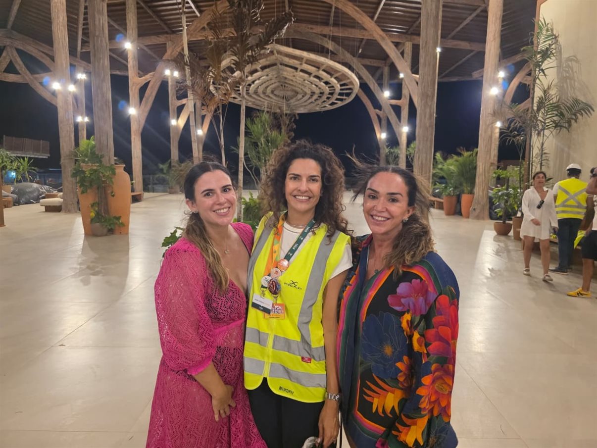 Priscila e Christiane Teixeira, da Luck Receptivo, com a CEO da rede Tauá, Lizete Ribeiro