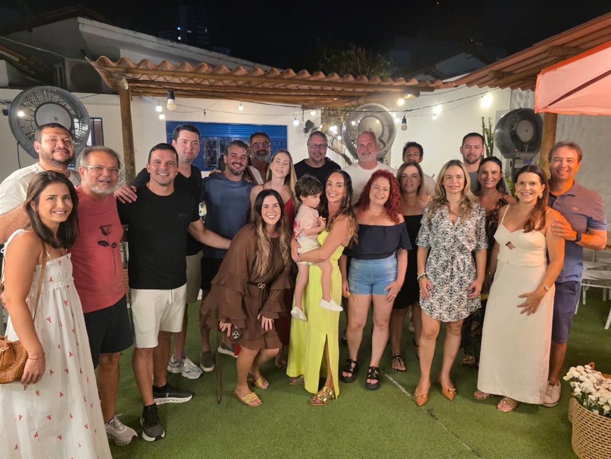 Grupo no Atelier Roti, na Rua dos Sabores