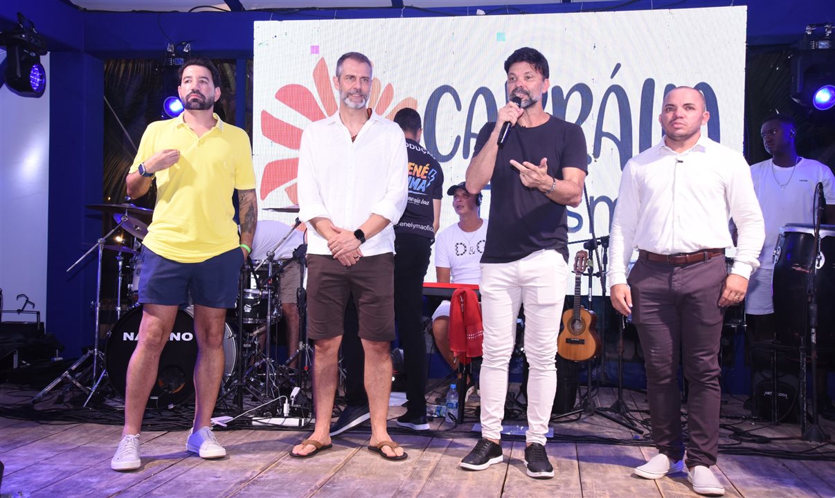 Hugo Lagares, da Visual Turismo, Marvio Mansur, da Rextur Advance, Geo Magno, secretário de Turismo de Santa Cruz Cabrália, e Girlei Lima Nazareth, prefeito de Santa Cruz de Cabrália