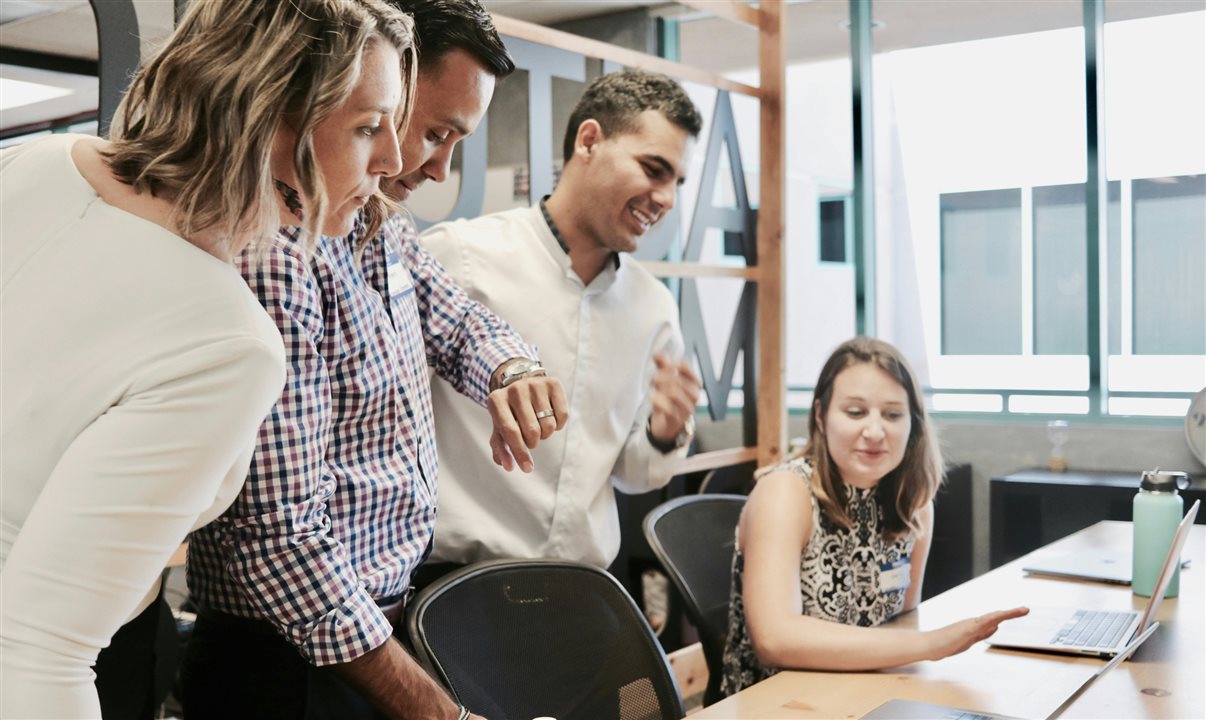 Portal PANROTAS compila as oportunidades semanalmente, mas outras podem ser acessadas no PanEmpregos