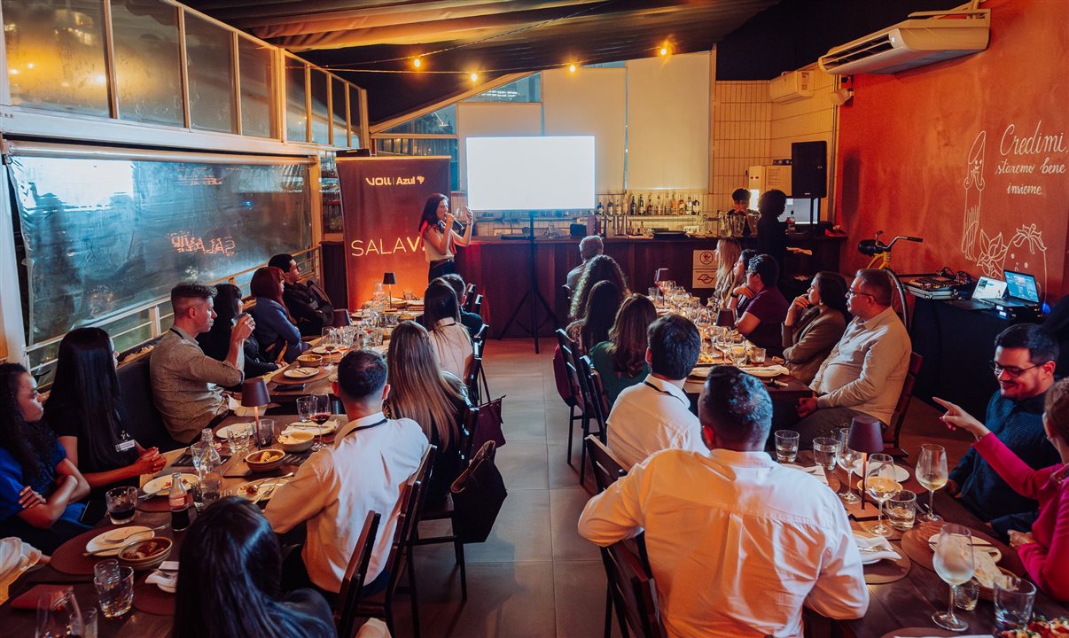 A VOLL reuniu executivos de grandes empresas para debater como tecnologia e atendimento humanizado andam juntos.