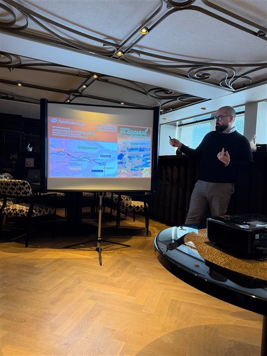 Jo&atilde;o Miranda explica o perfil do cliente em apresenta&ccedil;&atilde;o a bordo da embarca&ccedil;&atilde;o