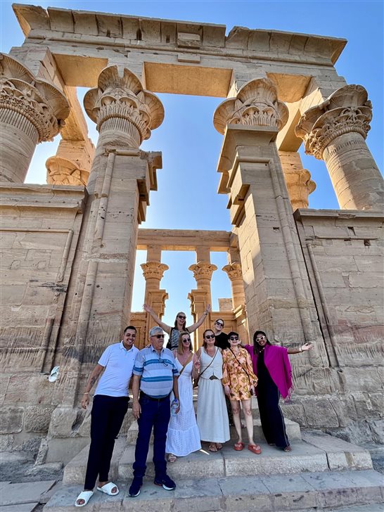 Grupo de melhores parceiros da Lusanova no Templo de Philae, no Nilo