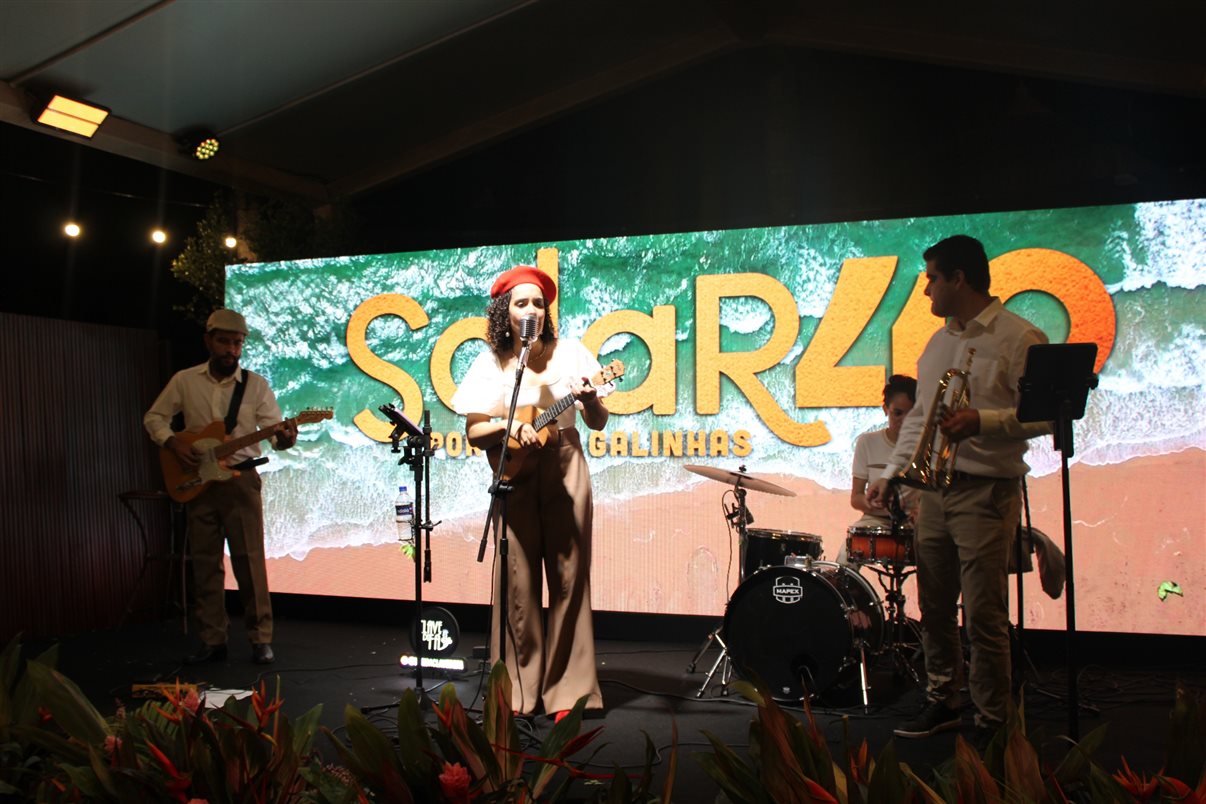 Muita m&uacute;sica embalou a festa de celebra&ccedil;&atilde;o dos 40 anos do Solar