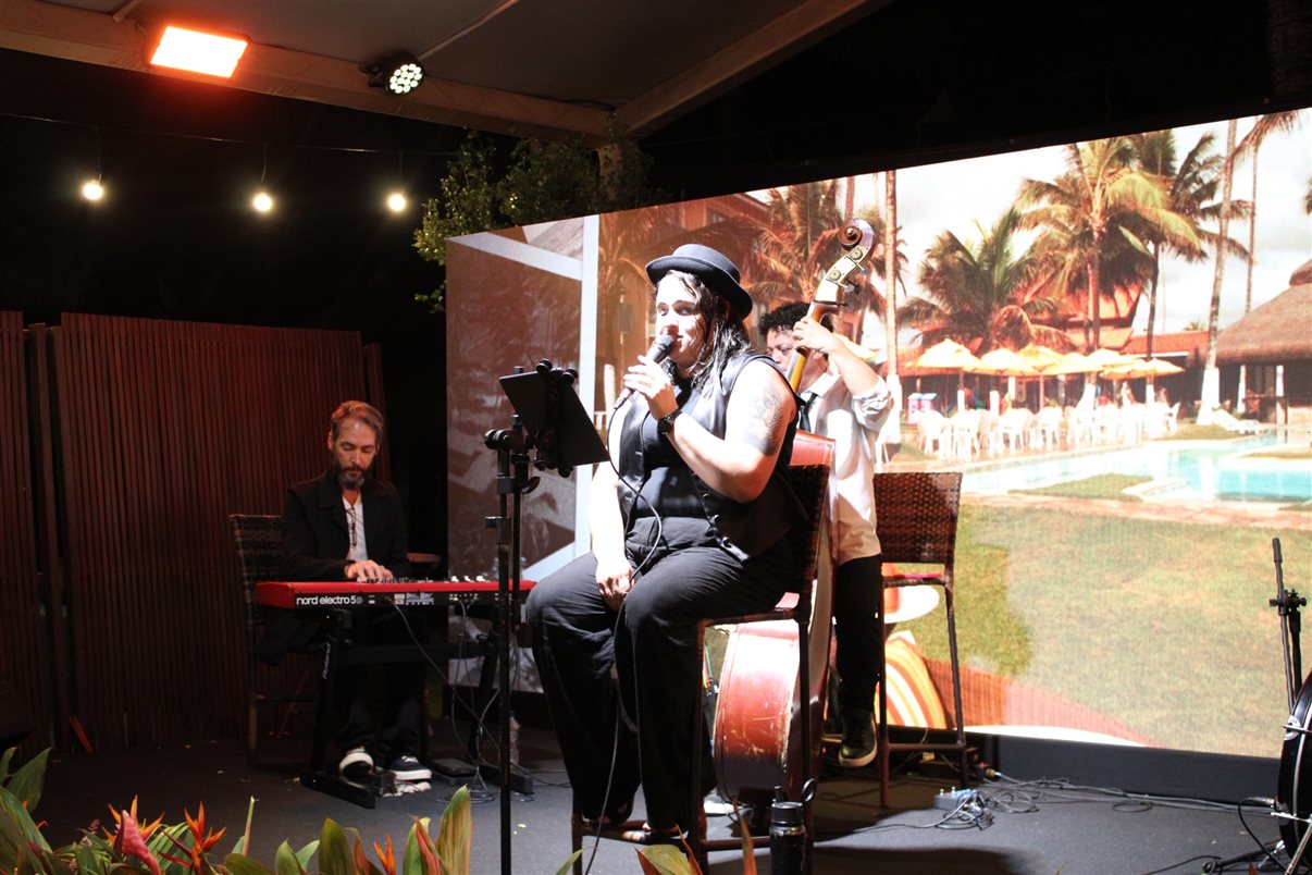 Muita m&uacute;sica embalou a noite dos convidados