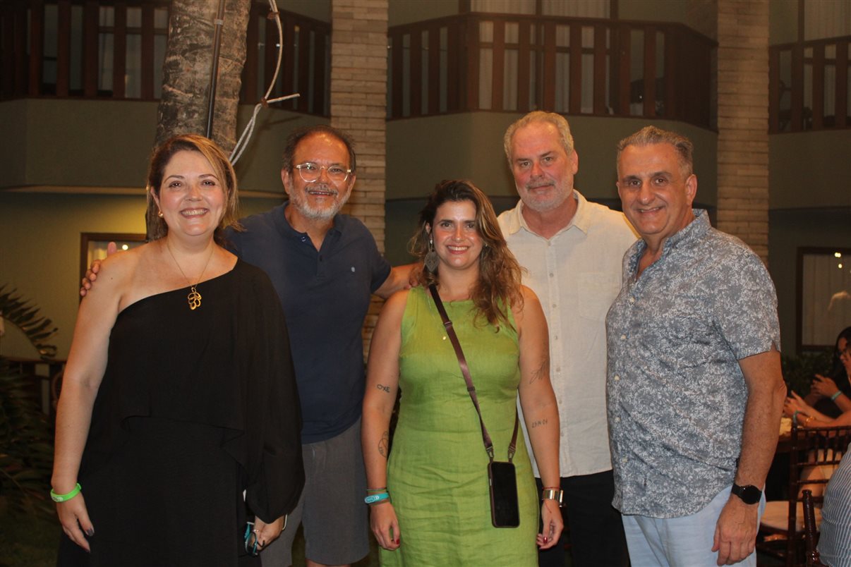Fernanda Franco, da CVC, Hayrton Almeida, da Atalaia Noronha, Giulliana Mesquita, da Azul Viagens, Gustavo Luck, da Luck Receptivo, e Claiton Armelin, da CVC