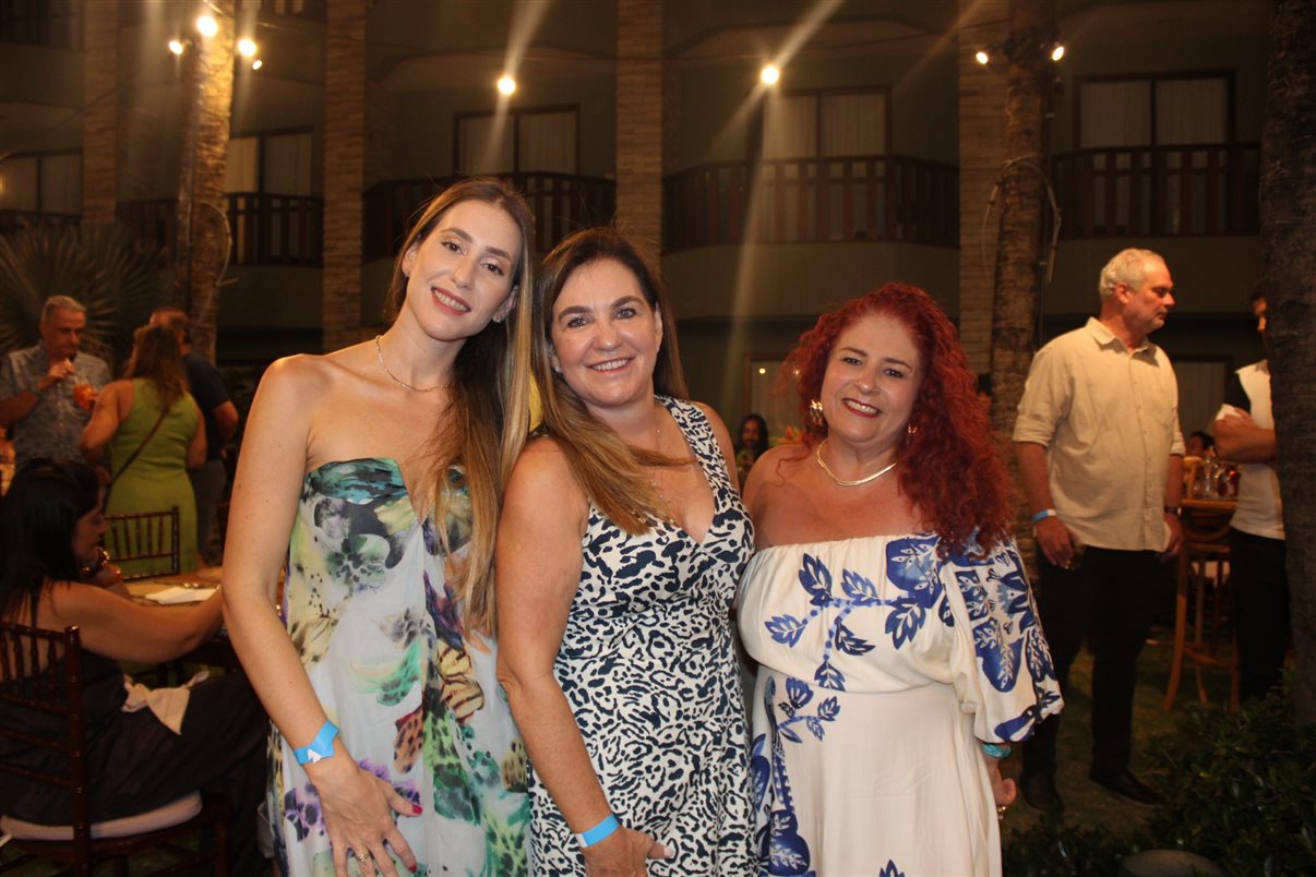 Juliana Luck e Ana Rosa Luck, da Luck Receptivo, e Patr&iacute;cia Pacheco, da Abreu