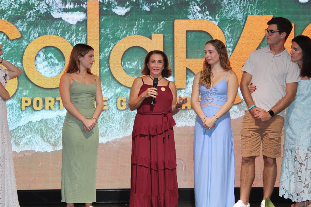 Beth Dias, diretora e fundadora do Solar ao lado de Artur Maroja em 1986