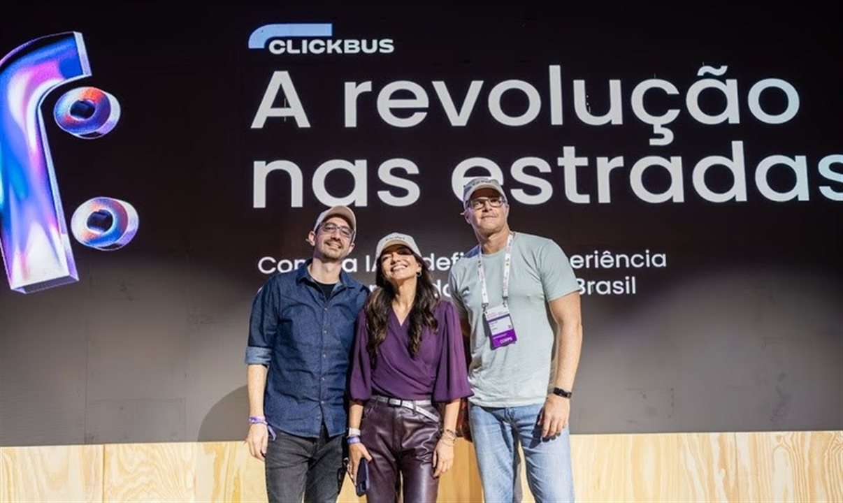Caio Tozzini, diretor de Produtos da ClickBus, Michelle Xavier, diretora de Marketing e Growth da ClickBus, e Philip Klien, CEO da ClickBus