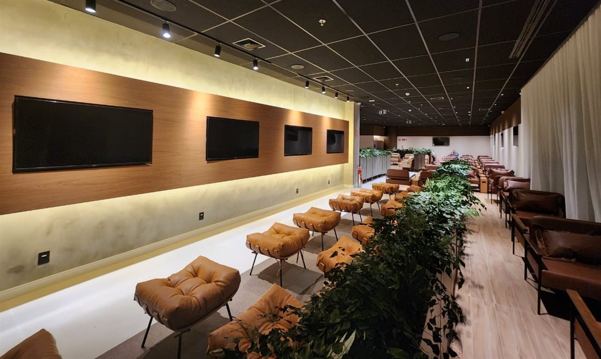 Com a conclusão completa do projeto, o lounge passou a contar com um total adicional de 260 metros quadrados e 125 novos assentos