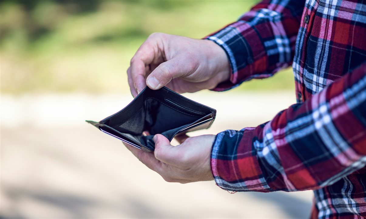 Recorde das dívidas reduz o poder de compra das famílias