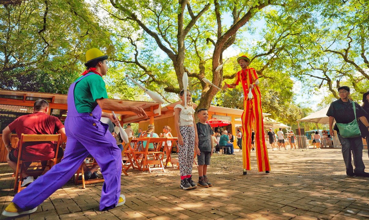 Espetáculo circense animou os visitantes